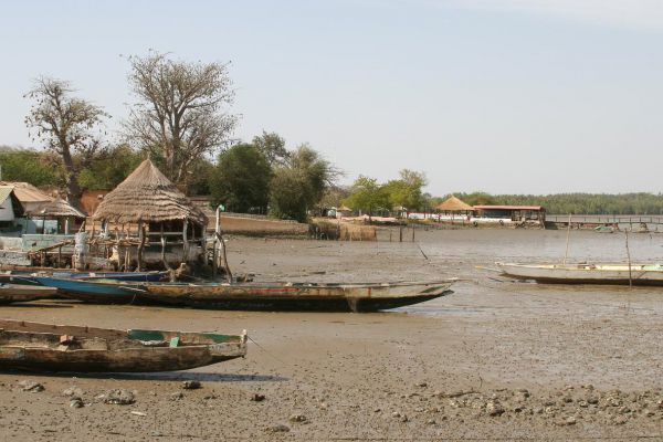 Boat mooring Tendaba